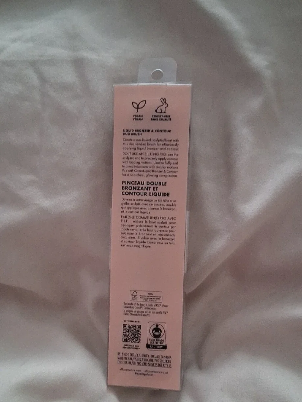 e.l.f. Dual-Ended Powder & Contour Brush - Black & White Bristles